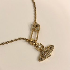 Vivienne Westwood Lucrece Pendent Necklace in gold
